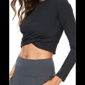 Crop Tops for Women Long Sleeve Yoga Running Shirts Workout Gym Twist Knot Tank